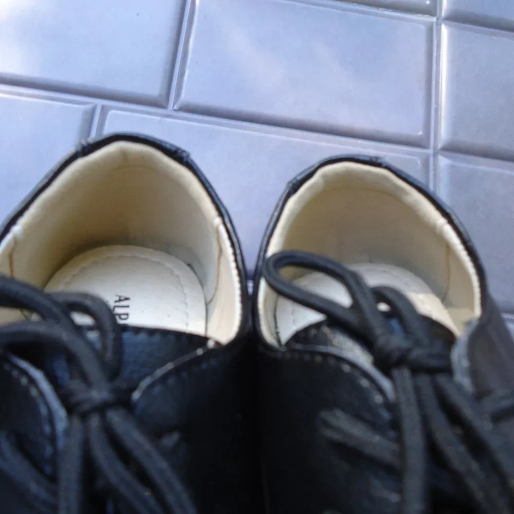 NWOT. SIZE 22.5 / 35. Alpheligance Boy's Kids Black Oxford Leather Dress Shoes.